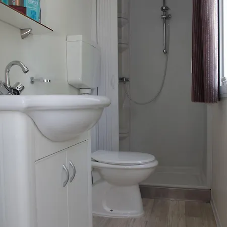 Happy Camp In El Bahira Village 호텔 4*