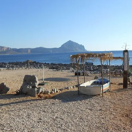 Happy Camp In El Bahira Village 호텔