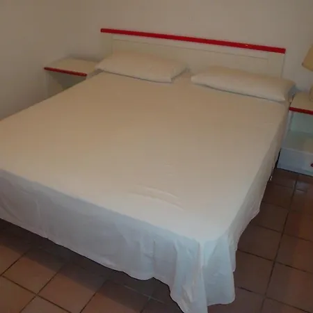 Happy Camp In El Bahira Village 호텔 4*